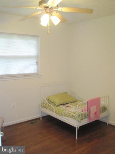 3915 Findley Road Woodbridge, VA 22193 - Photo 12 of 22 Ceiling Fan & Hardwood Floors