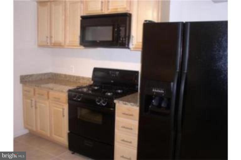 3915 Findley Road Woodbridge, VA 22193 - Photo 3 of 22 Granite Countertops