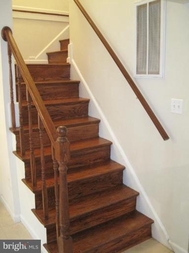 3915 Findley Road Woodbridge, VA 22193 - Photo 4 of 22 Beautiful Hardwoods