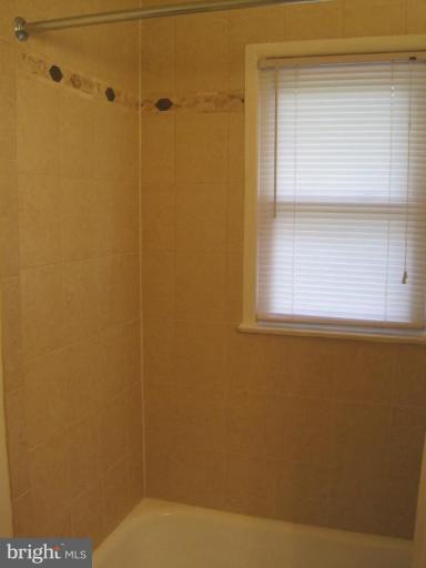 3915 Findley Road Woodbridge, VA 22193 - Photo 5 of 22 Bath #2