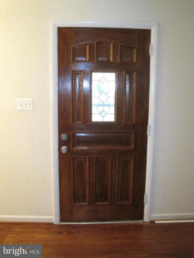 3915 Findley Road Woodbridge, VA 22193 - Photo 10 of 22 Front entry
