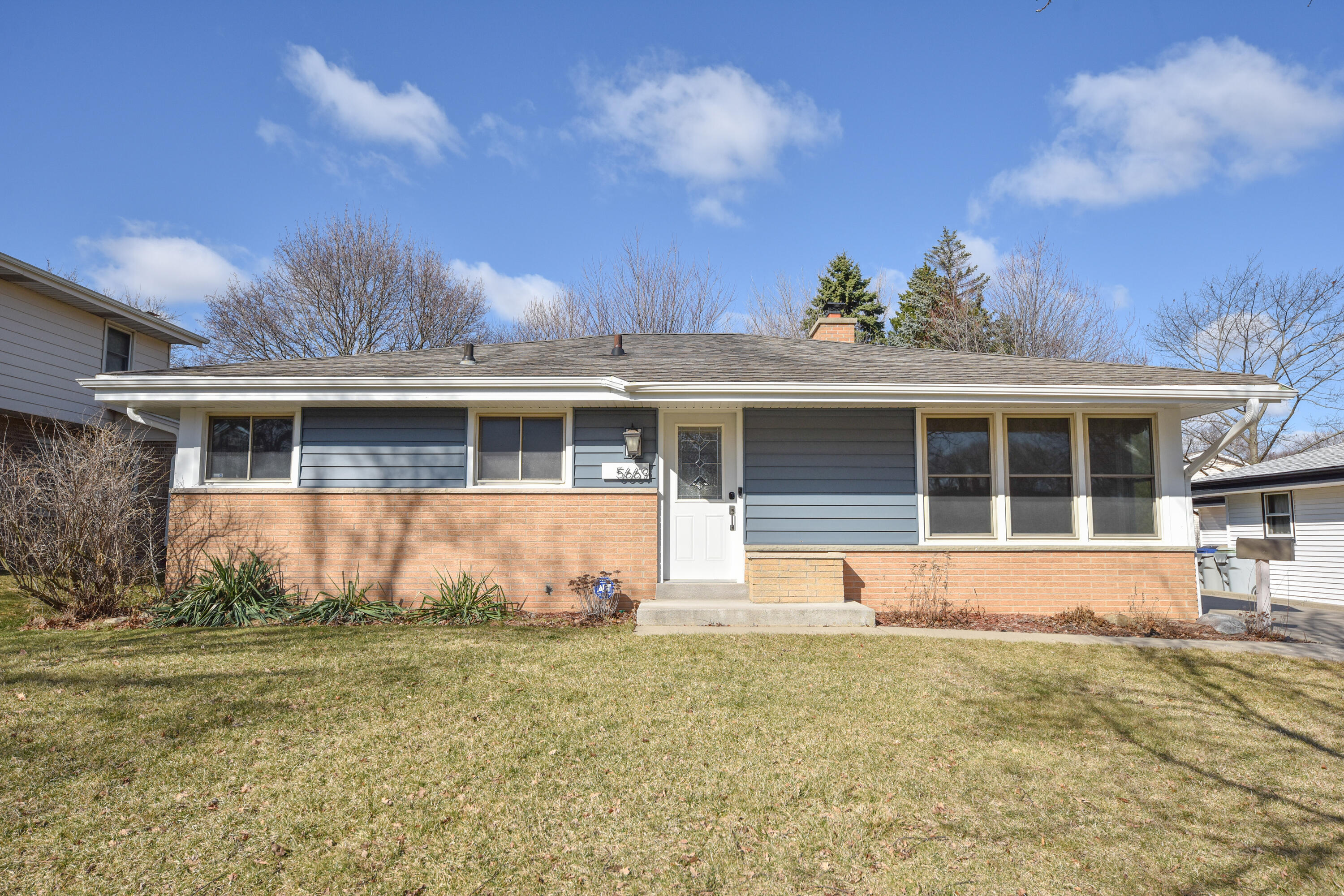 5669 South 24th Street Milwaukee, WI 53221 - Photo 1 of 33 Welcome Home