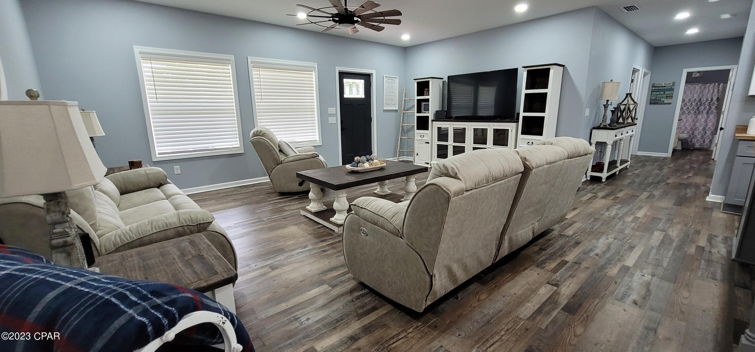 3995 Woodrest Road Cottondale, FL 32431 - Photo 16 of 59 Gallery Image 16