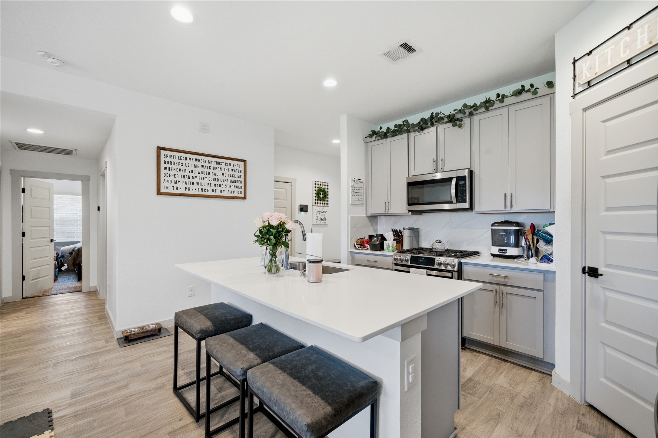 910 Betsy Hill Drive Rosharon, TX 77583 - Photo 8 of 28