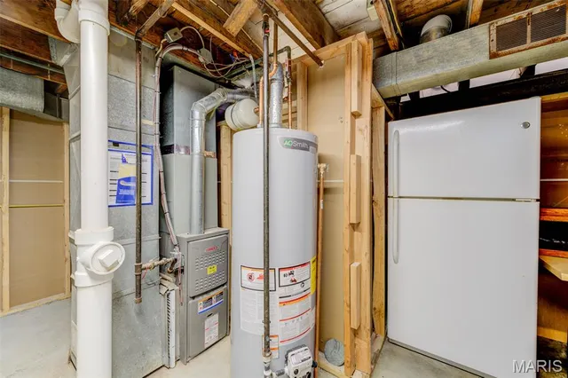 $174,900 | 630 St Christina Lane, Florissant, MO 63031