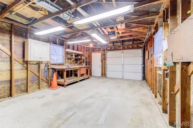 $174,900 | 630 St Christina Lane, Florissant, MO 63031