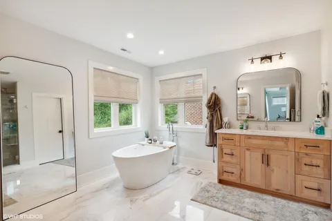 $1,660,000 | 964 Hillside Avenue, Elmhurst, IL 60126