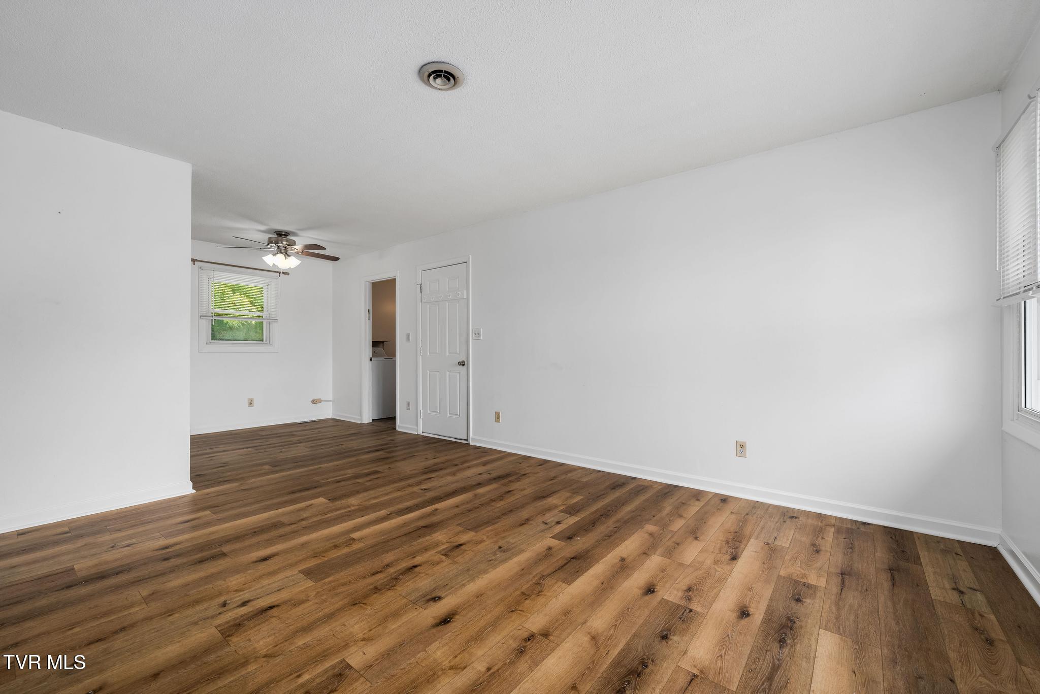 112 Evergreen Road, Unit 30 Jonesborough, TN 37659 - Photo 3 of 44 112 Evergreen Road (21 of 44)