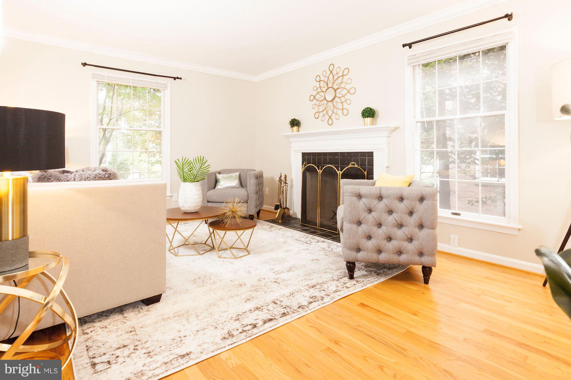 710 West Braddock Road Alexandria, VA 22302 - Photo 4 of 30 Living Room