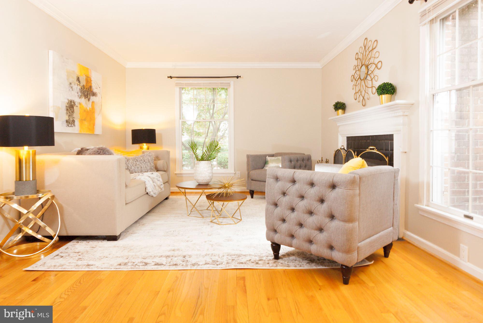 710 West Braddock Road Alexandria, VA 22302 - Photo 5 of 30 Living Room