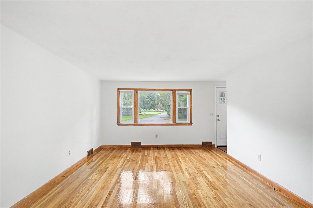 9 Moss Road Springfield, MA 01119 - Photo 11 of 39 Gallery Image 11