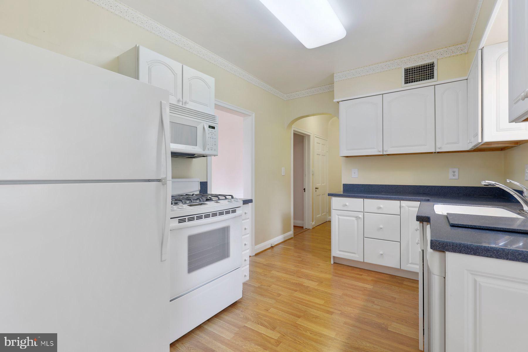 6301 Boxwood Road Baltimore, MD 21212 - Photo 12 of 37
