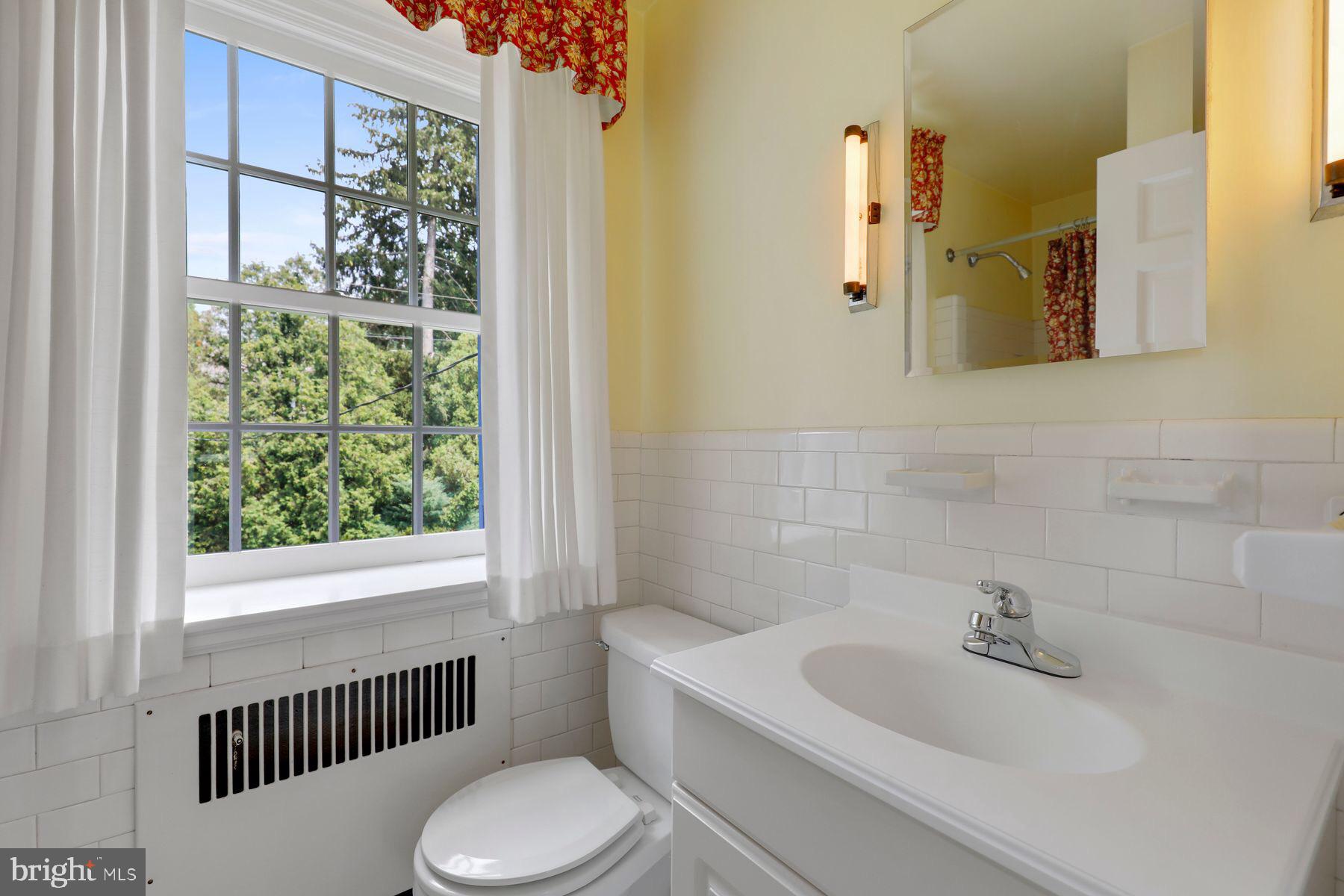 6301 Boxwood Road Baltimore, MD 21212 - Photo 19 of 37 Master bath