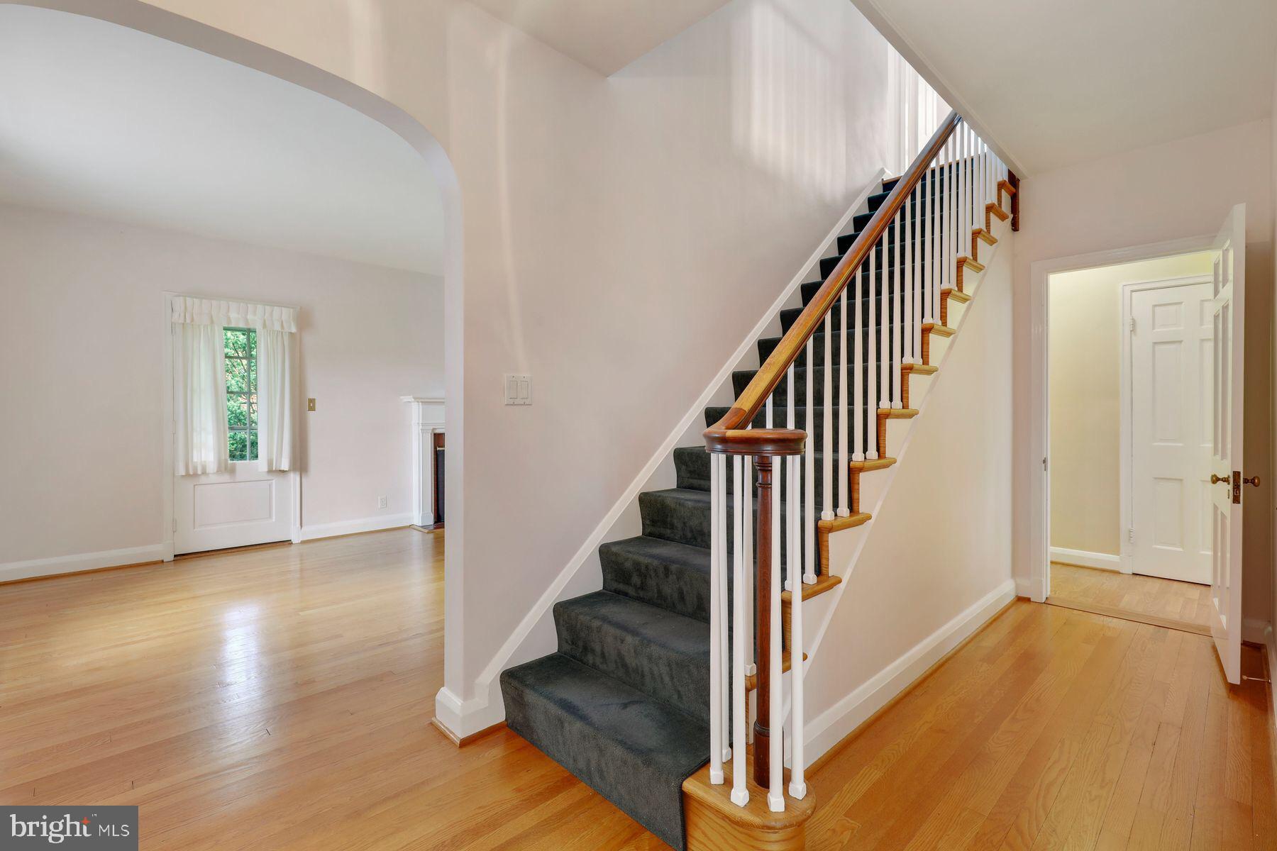 6301 Boxwood Road Baltimore, MD 21212 - Photo 3 of 37 Impeccable hardwood floors throughout home!