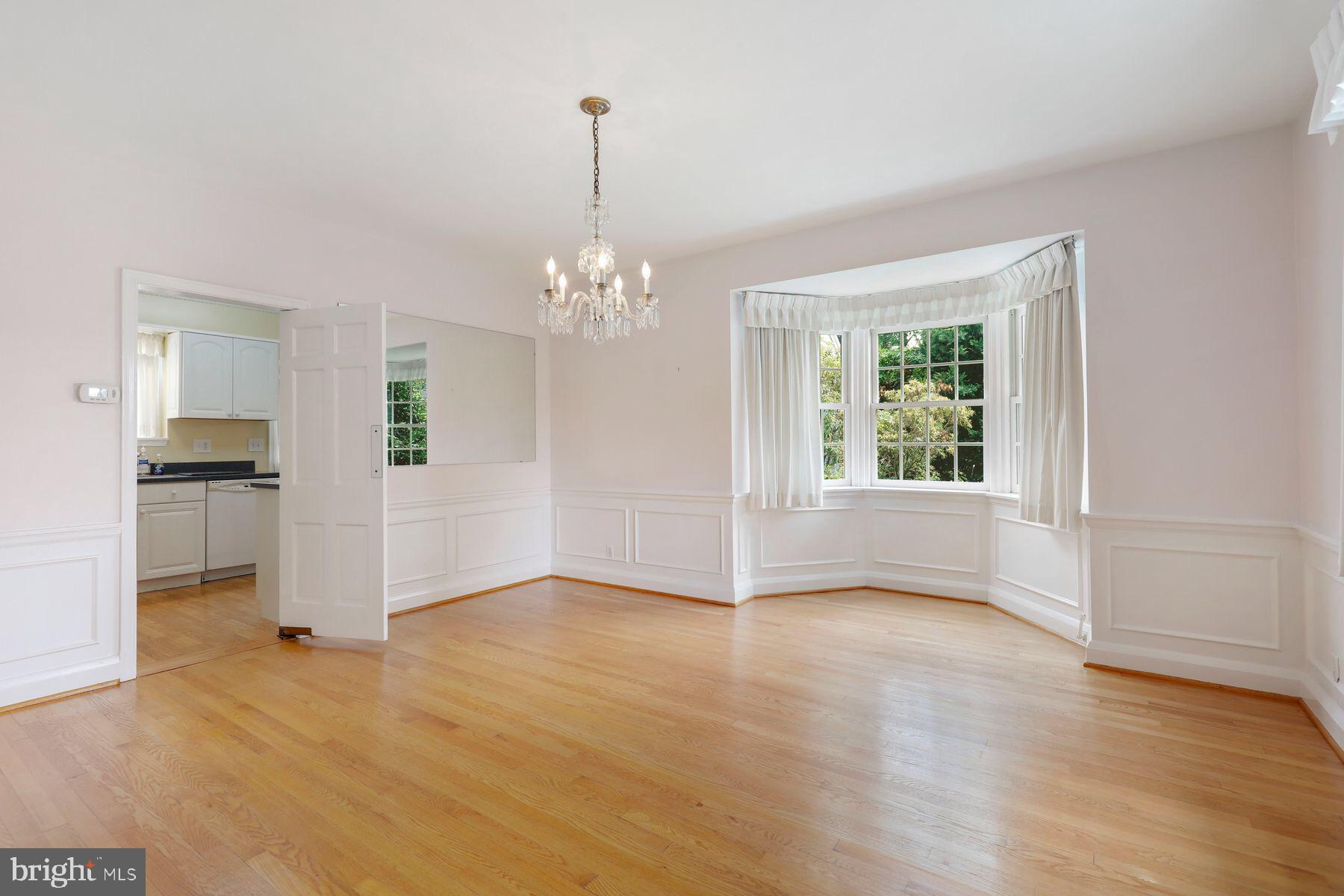 6301 Boxwood Road Baltimore, MD 21212 - Photo 7 of 37 Dining room with bay window