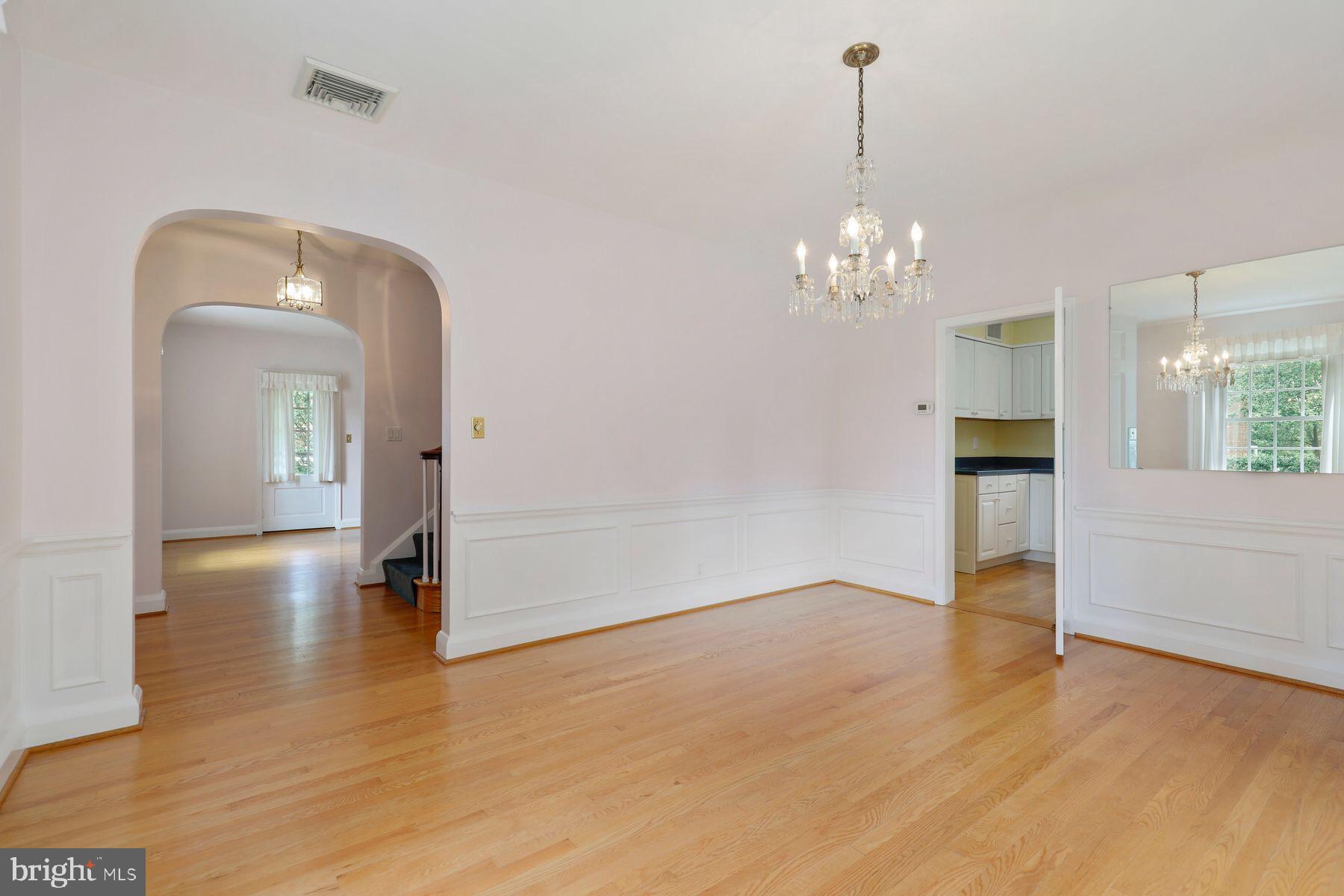 6301 Boxwood Road Baltimore, MD 21212 - Photo 9 of 37