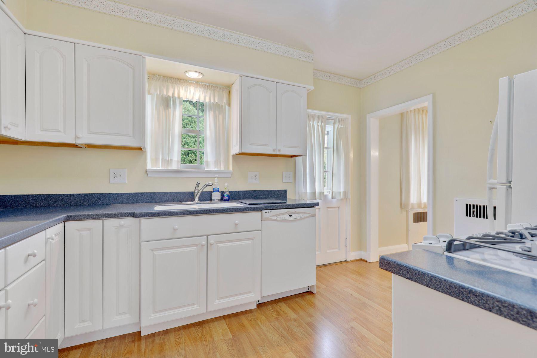 6301 Boxwood Road Baltimore, MD 21212 - Photo 10 of 37 Kitchen
