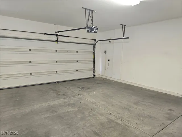 $2,650 | 6640 April Bend Court, North Las Vegas, NV 89084