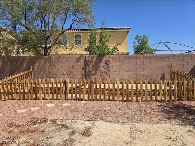 $2,650 | 6640 April Bend Court, North Las Vegas, NV 89084