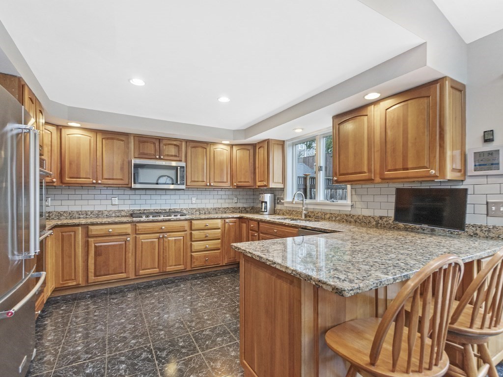 39 Marlborough Road Waltham, MA 02452 - Photo 3 of 35 Gallery Image 3