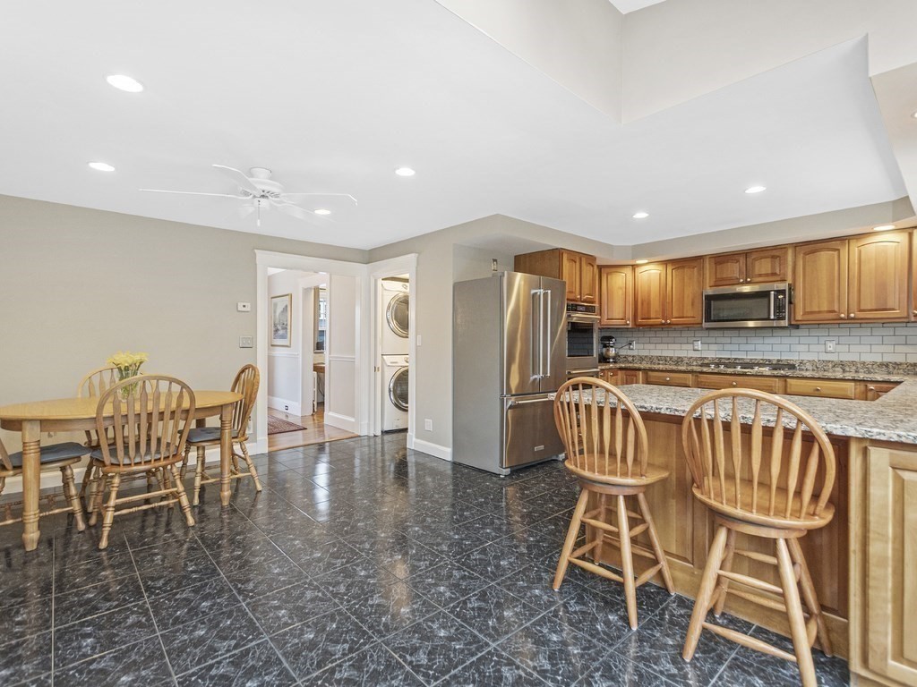 39 Marlborough Road Waltham, MA 02452 - Photo 10 of 35 Gallery Image 10