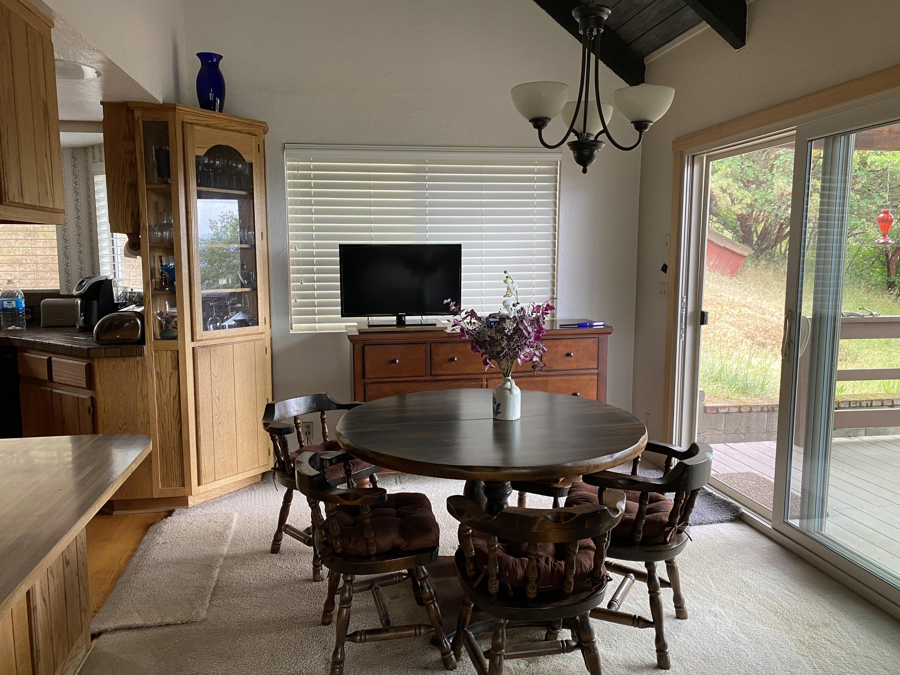 617 Missouri Flat Road Grants Pass, OR 97527 - Photo 12 of 22 Dining Room 1