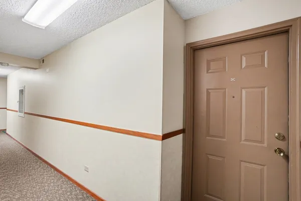$144,900 | 1484 Rock Run Drive, Unit 3C, Crest Hill, IL 60403
