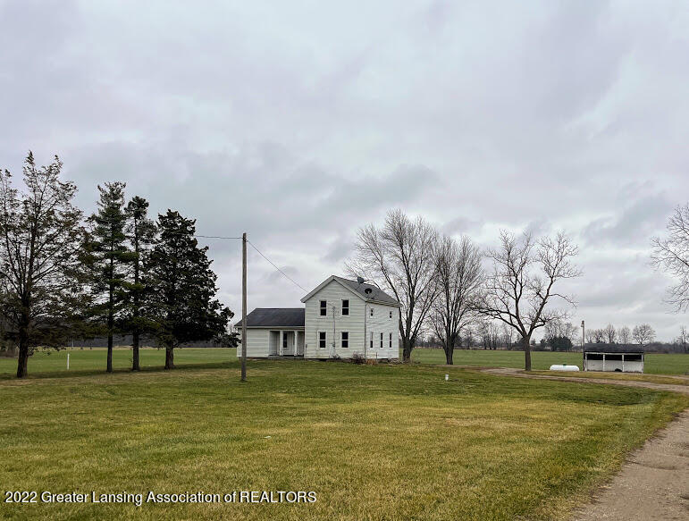 2649 West Locke Road Perry, MI 48872 - Photo 4 of 34 IMG_4049