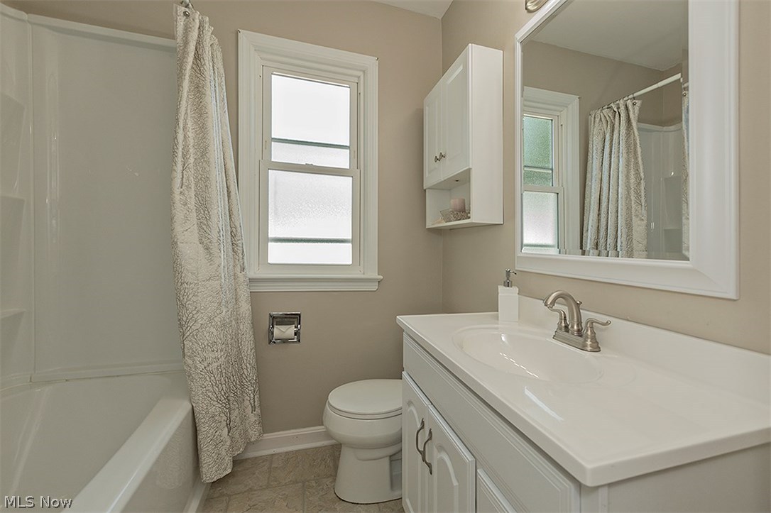 1652 Edgefield Road Lyndhurst, OH 44124 - Photo 11 of 35