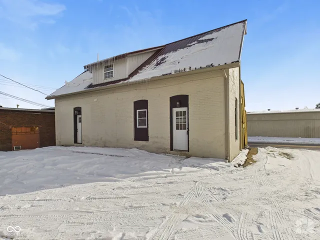 $215,000 | 812 East College Street, Crawfordsville, IN 47933