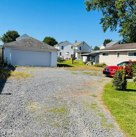 a front view of house with yard