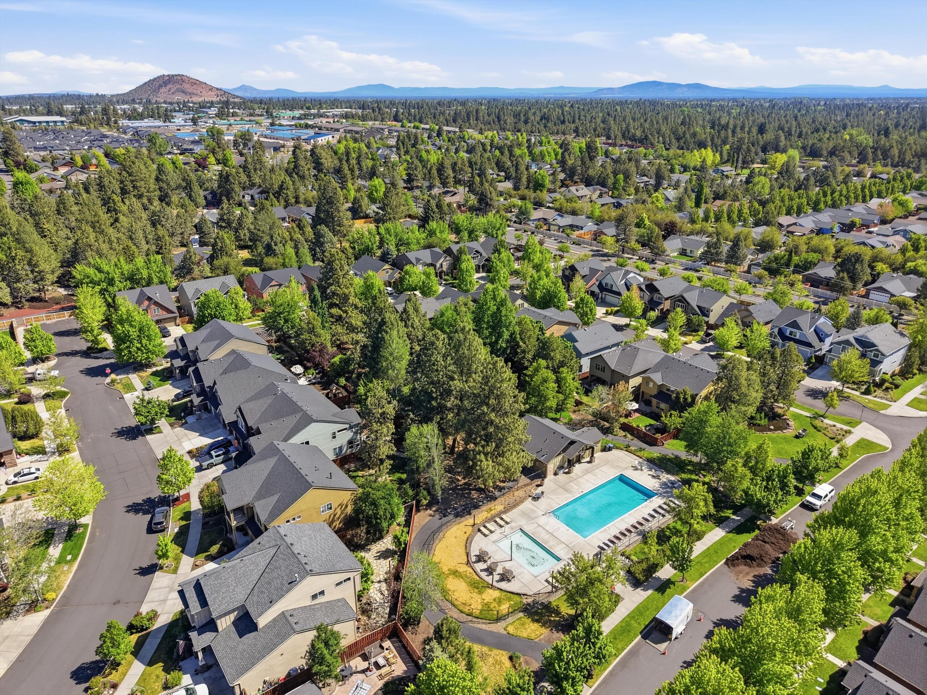 61235 Splendor Lane Bend, OR 97702 - Photo 49 of 52 Community pool and park
