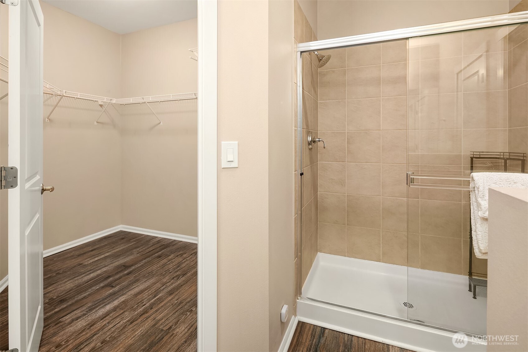 2830 Southwest Raymond Street, Unit 301 Seattle, WA 98126 - Photo 17 of 28