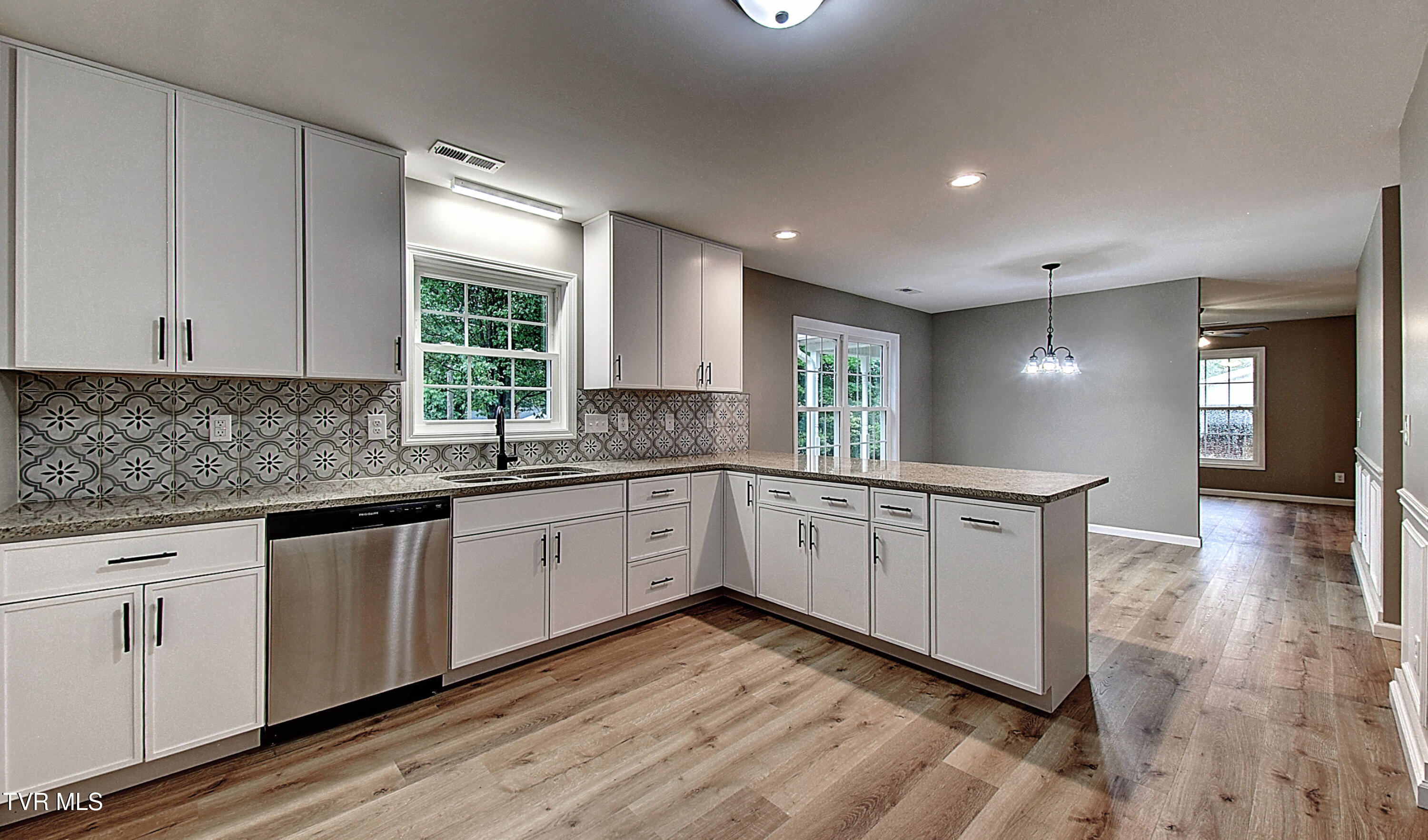 1651 Siam Road Elizabethton, TN 37643 - Photo 18 of 36 14