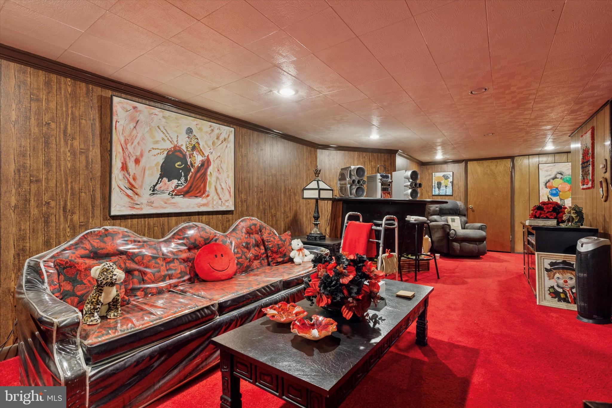 1637 West Ritner Street Philadelphia, PA 19145 - Photo 8 of 15 a room with furniture toys and wooden floor