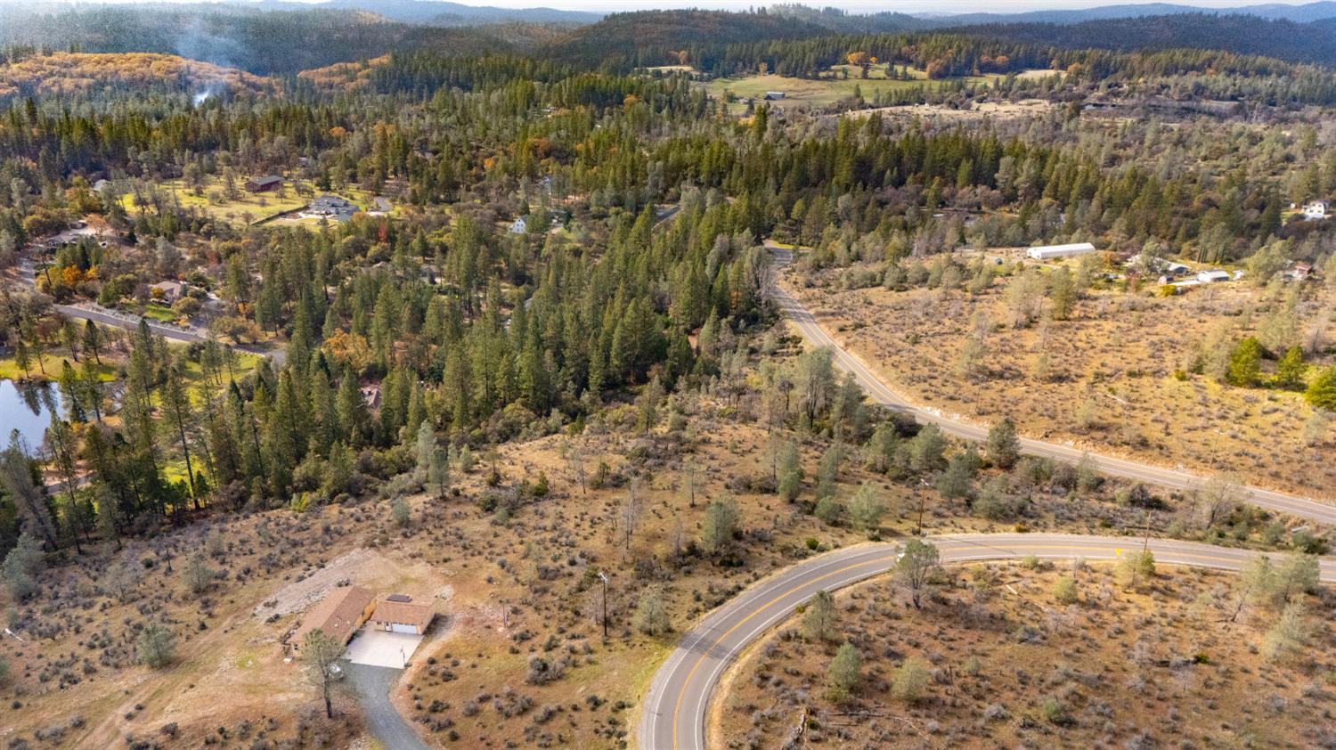 12137 Newtown Road Nevada City, CA 95959 - Photo 28 of 34 a view of lake view and mountain