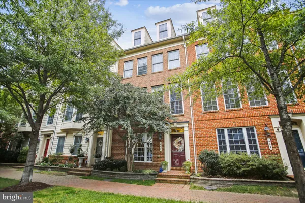 $4,790 | 440 Ferdinand Day Drive, Alexandria, VA 22304