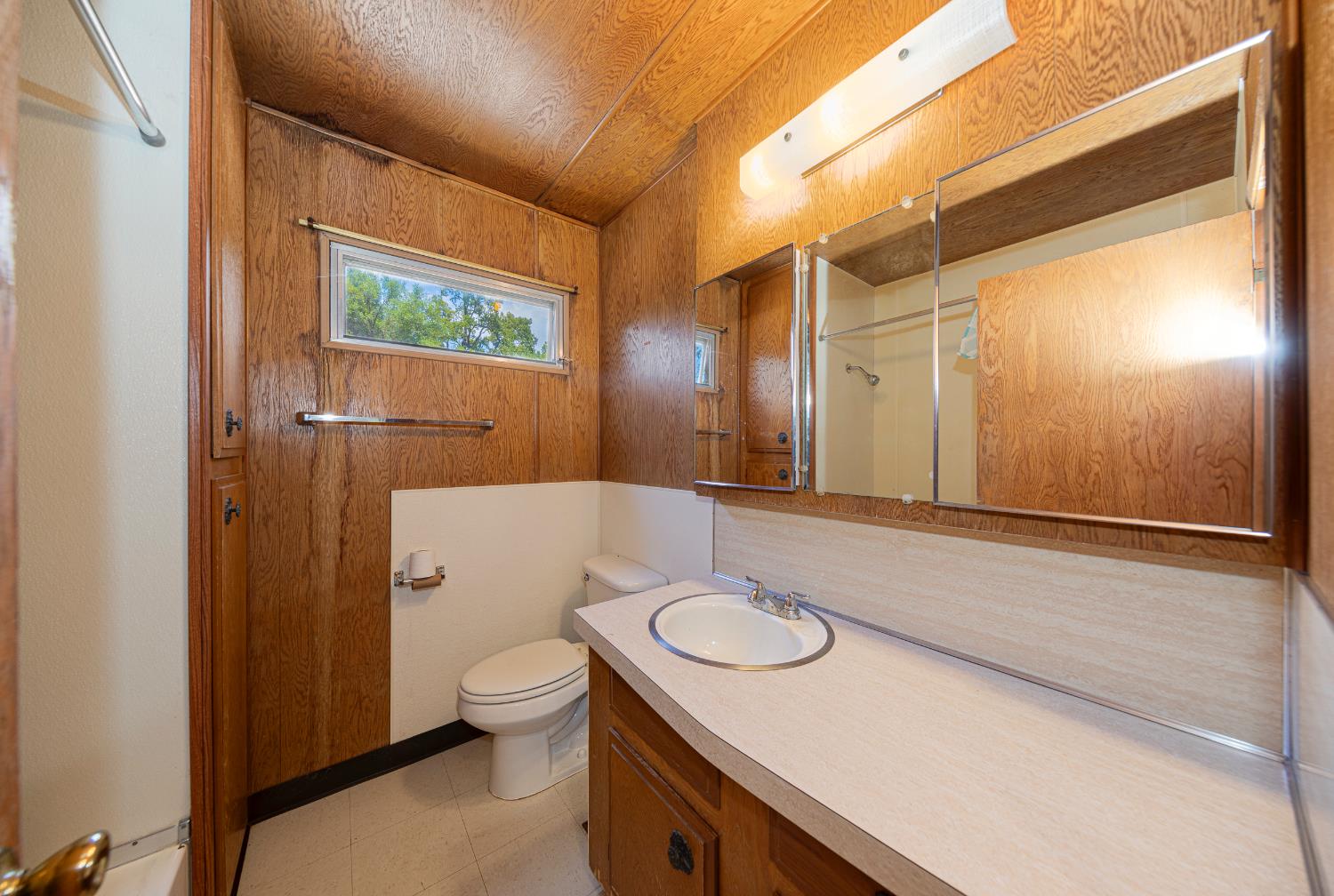 4482 Hirsch Road Mariposa, CA 95338 - Photo 68 of 83 Bathroom