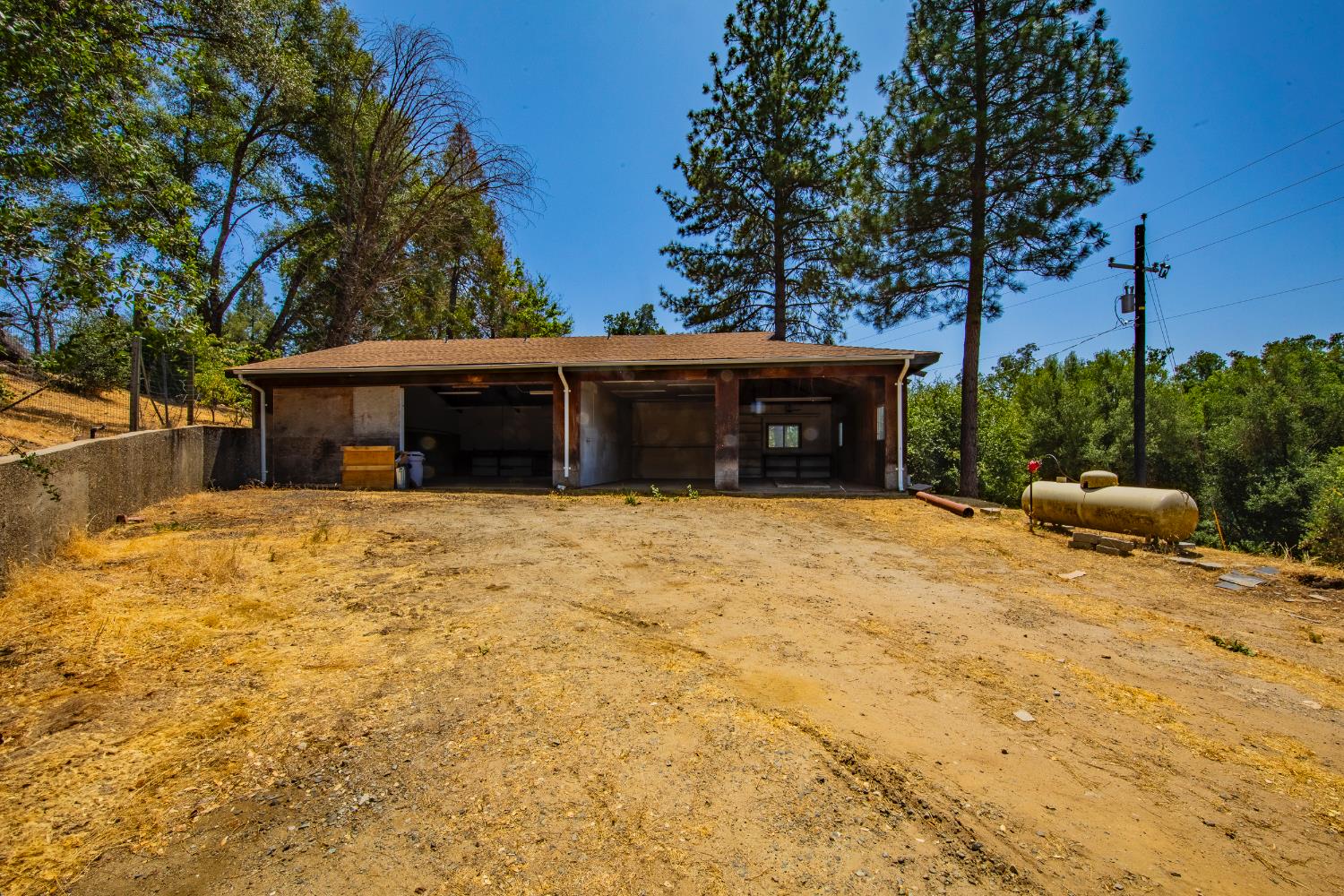 4482 Hirsch Road Mariposa, CA 95338 - Photo 73 of 83 Back side view of the shop