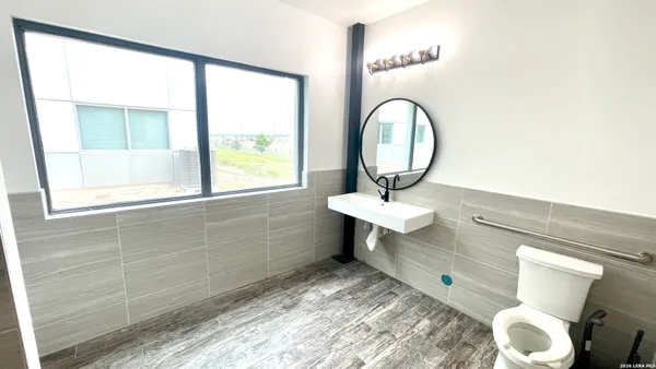 $850,000 | 7637 Farm To Market Road 3009, Unit 801, Schertz, TX 78154