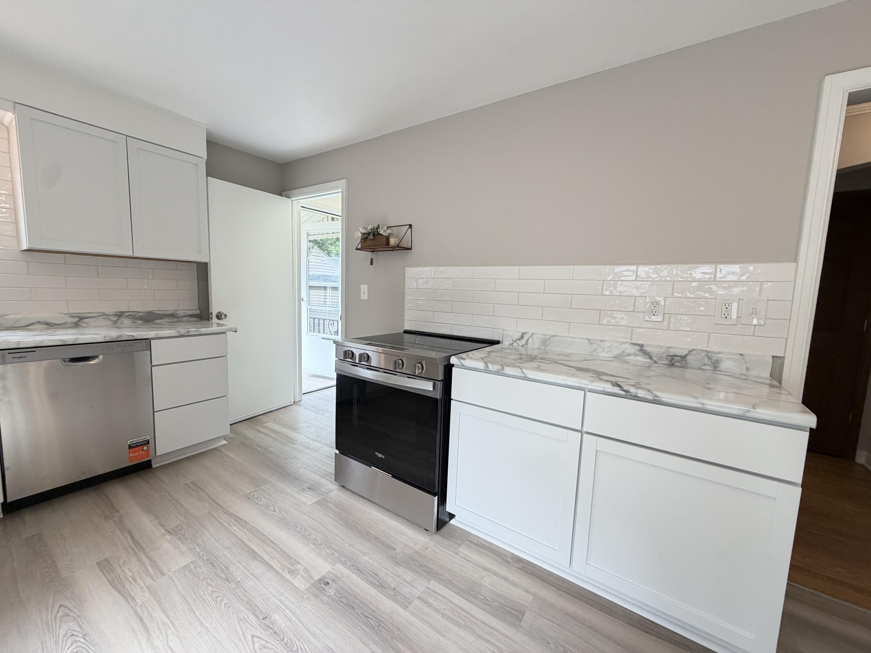 2308 West Lawn Avenue Racine, WI 53405 - Photo 6 of 21 Stainless appliances