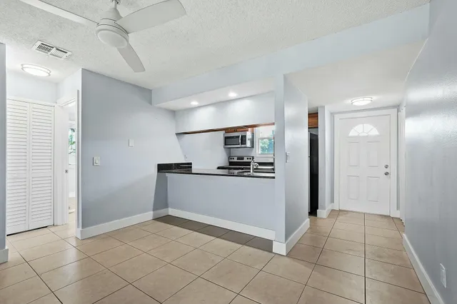 $1,850 | 983 Northwest Spruce Ridge Drive, Unit 1, Stuart, FL 34994