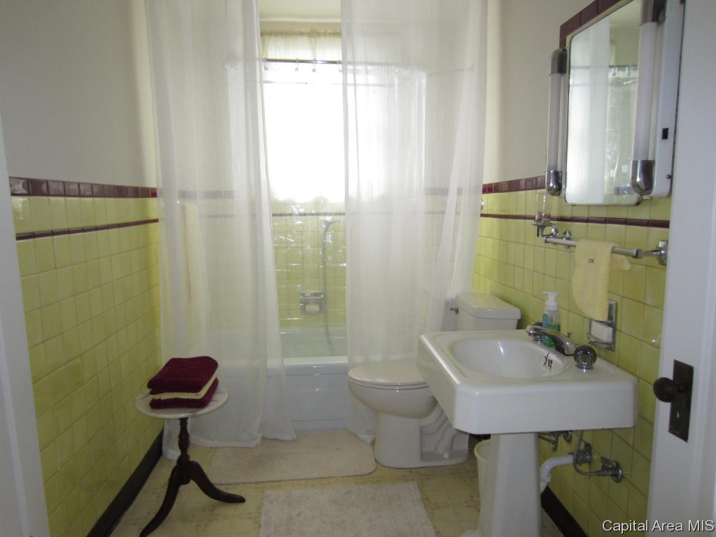 2227 South 13th Street Springfield, IL 62703 - Photo 8 of 10