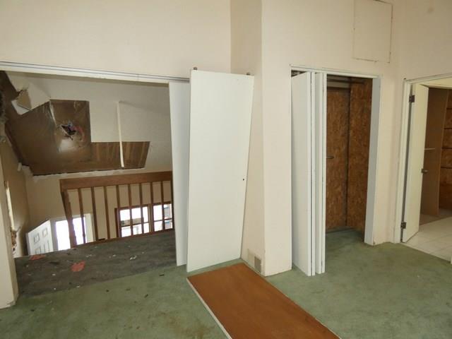 318 Jackson Road Pittsburgh, PA 15239 - Photo 8 of 25