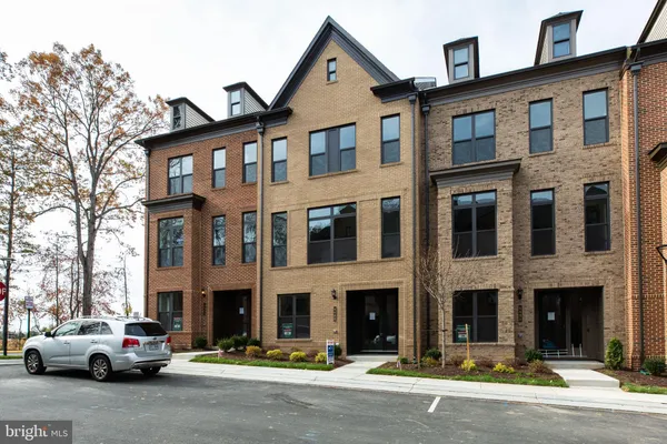 $4,000 | 4488 Lateleaf Trail, Fairfax, VA 22030