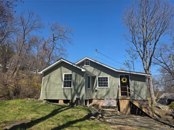 $325,000 | 11 Blueberry Hill, Greenwood Lake, NY 10925