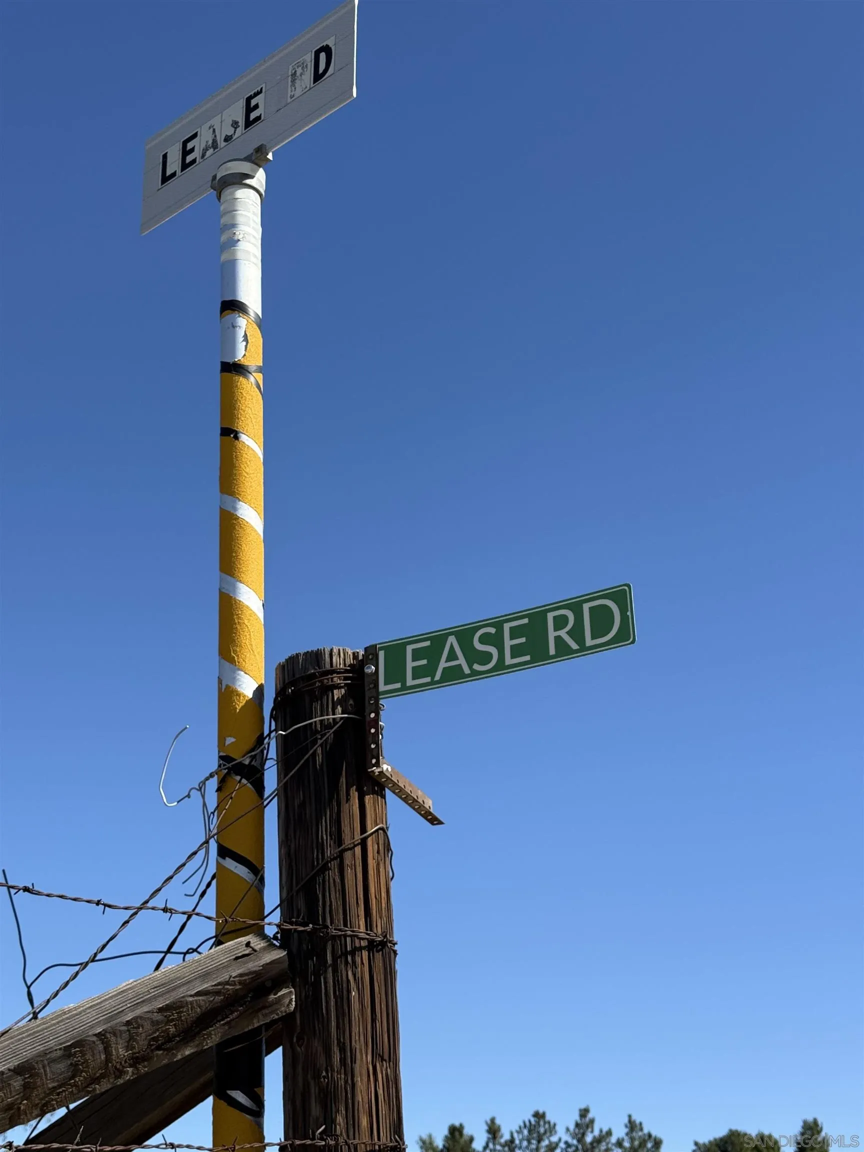 Lease Road, Unit 9 Ranchita, CA 92066 - Photo 13 of 18 a close up of a street sign