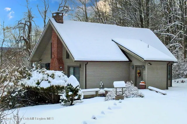 $345,000 | 107 Ox Road, Roxbury, NY 12421