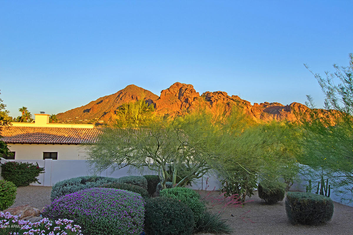 4805 East Pebble Ridge Road Paradise Valley, AZ 85253 - Photo 37 of 37 a view of a house with a yard and sitting area
