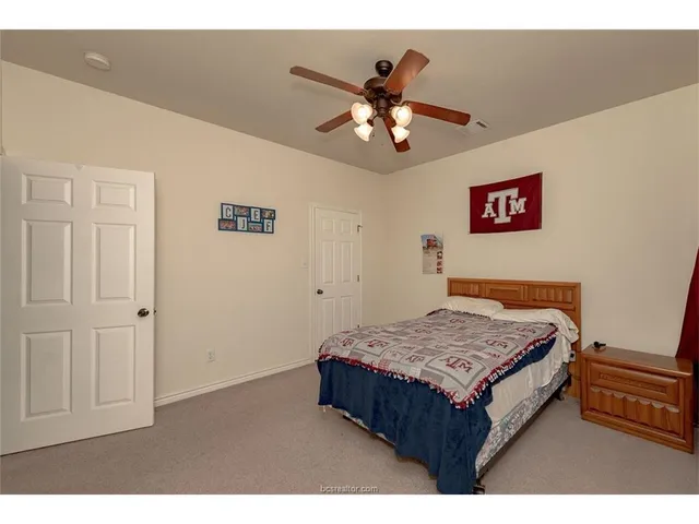 $1,950 | 1425 West Villa Maria Road, Bryan, TX 77801